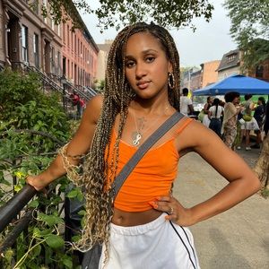 Meet your Posher, Nia